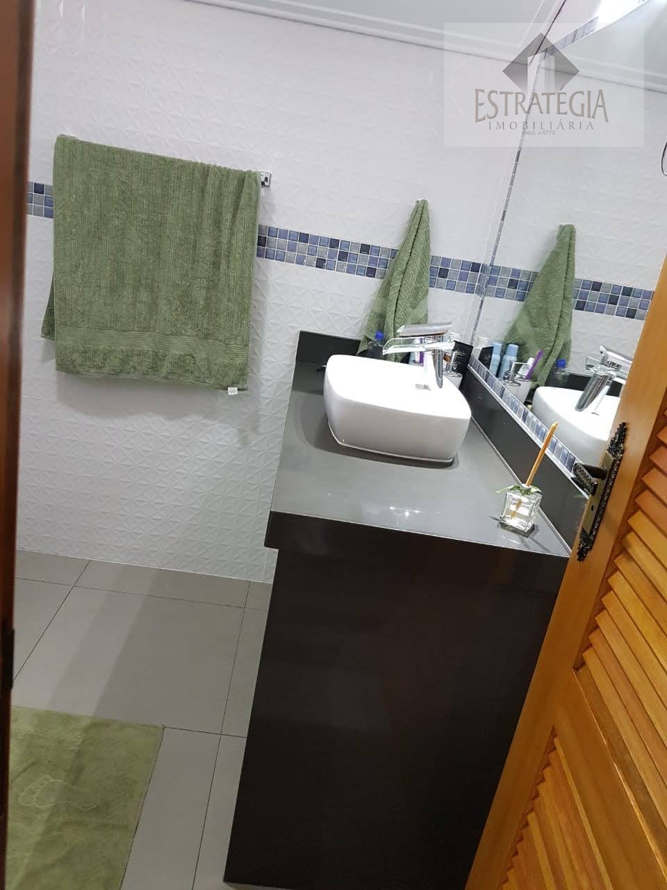 Casa à venda com 3 quartos, 1 suíte, 4 vagas e 225m² no Bingen, Petrópolis (RJ) — foto 27 de 30