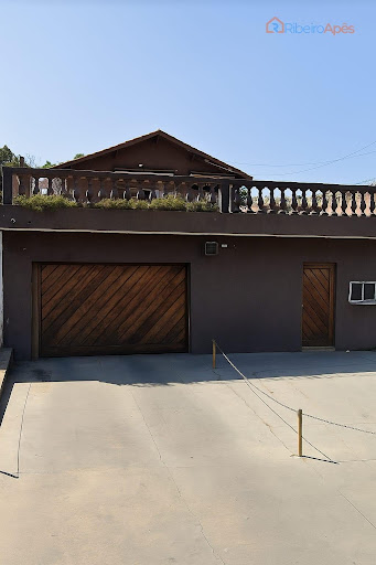 Casa com 4 dormitórios, suíte e quintal com piscina à Venda em Poá