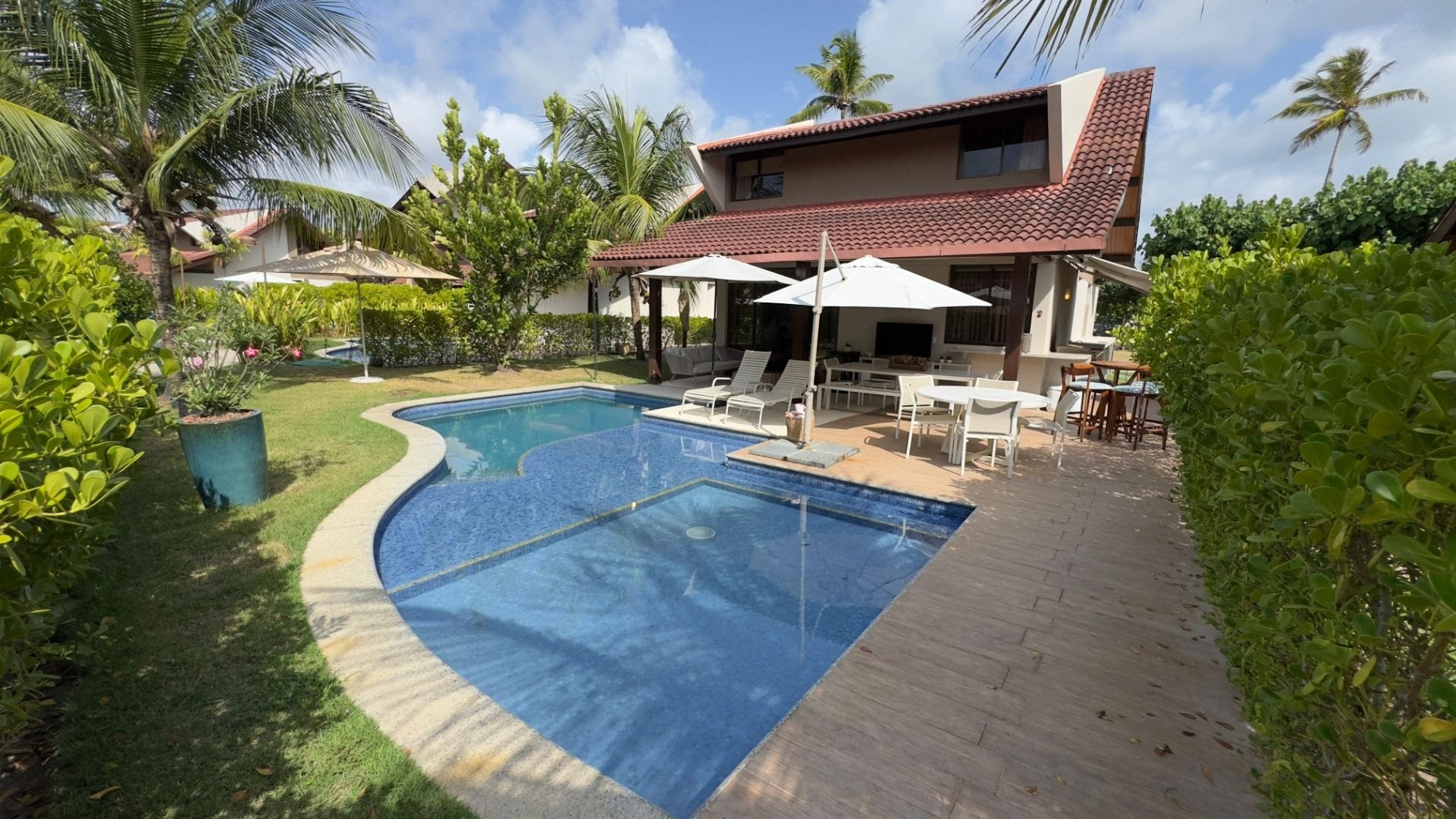 Casa à venda com 3 quartos, 3 suítes, 1 vaga e 150m² no Muro Alto, Ipojuca (PE) — foto 2 de 27
