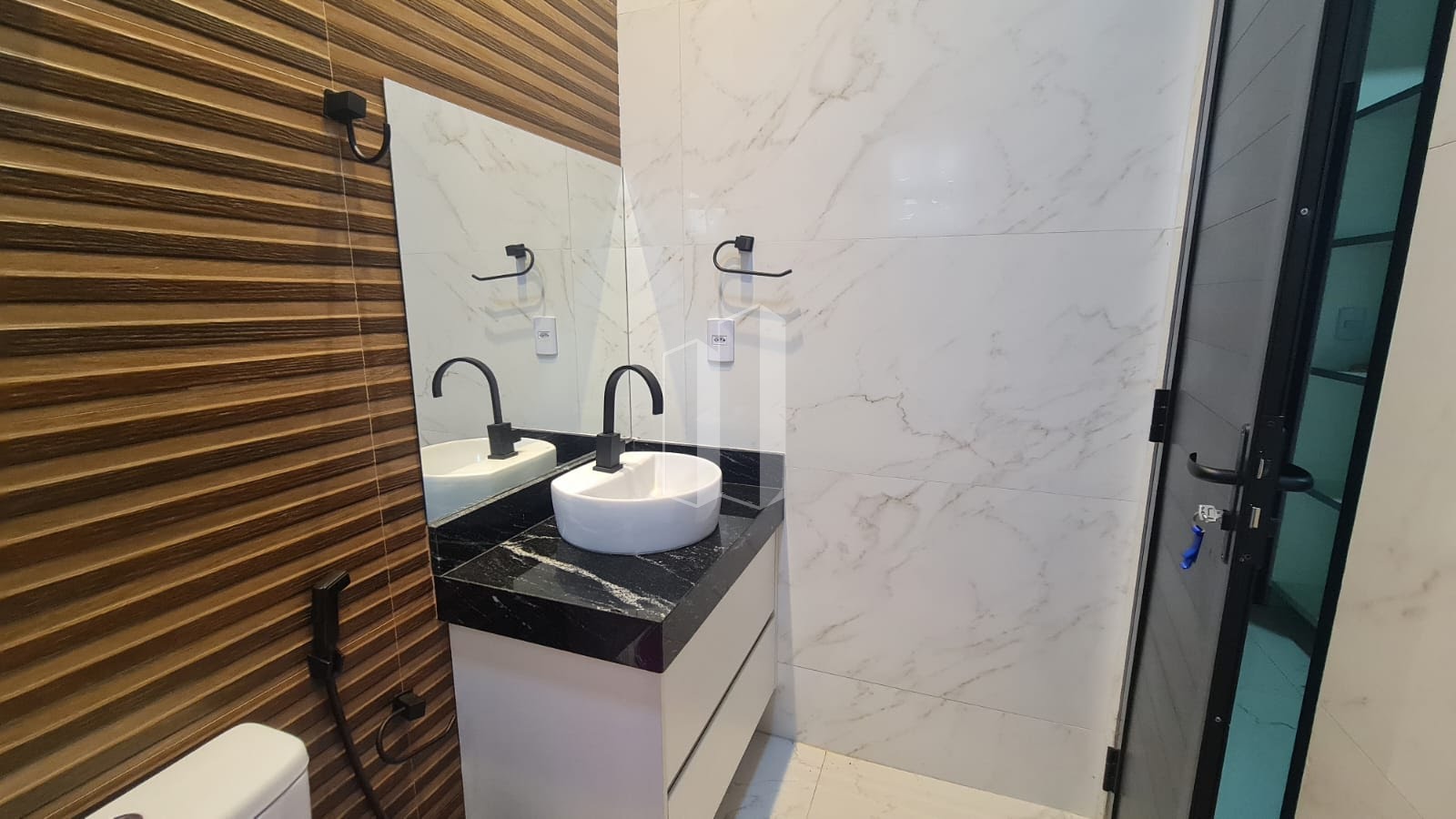 Casa à venda com 4 quartos, 4 suítes, 4 vagas e 271m² no Residencial Solar São Francisco II, Trindade (GO) — foto 16 de 30
