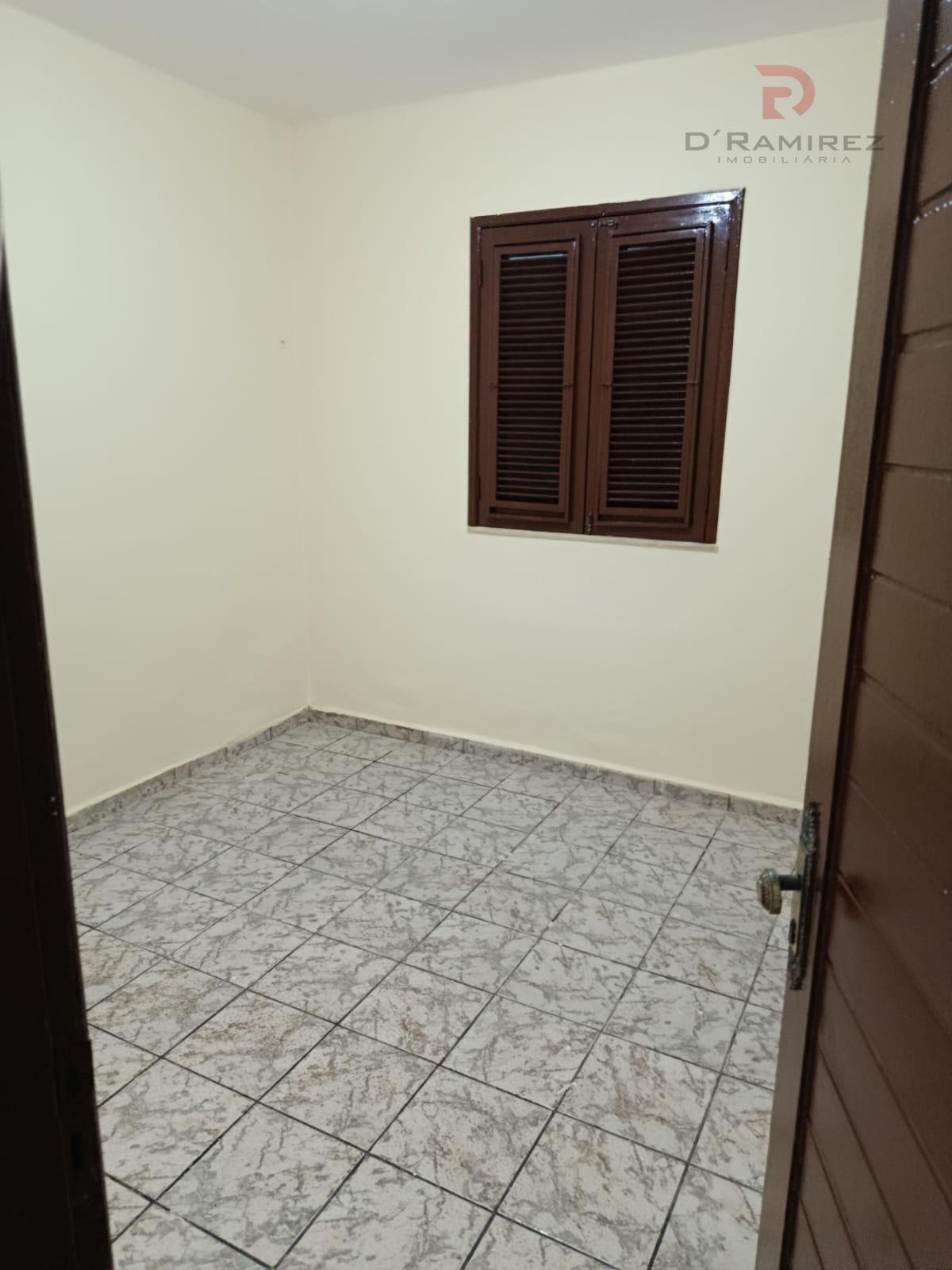 Casa à venda com 5 quartos, 1 suíte, 2 vagas e 250m² no Cohama, São Luís (MA) — foto 5 de 26