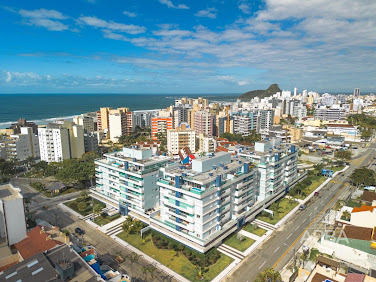 Apartamento 02 dormitórios parcialmente mobiliado em Caiobá