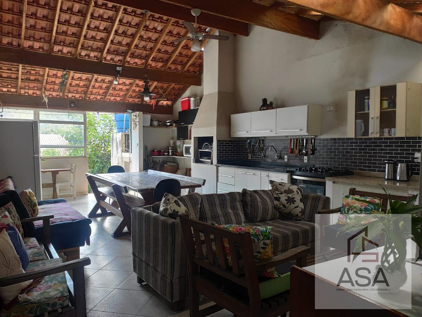 Casa, 3 quartos, 205 m² - Foto 1