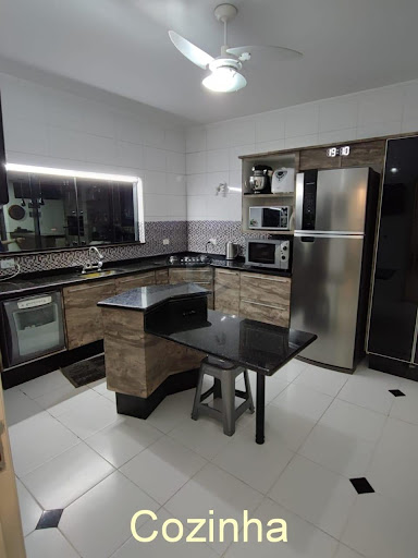 Casa à Venda em Sorocaba: 3 Suítes e 298m²