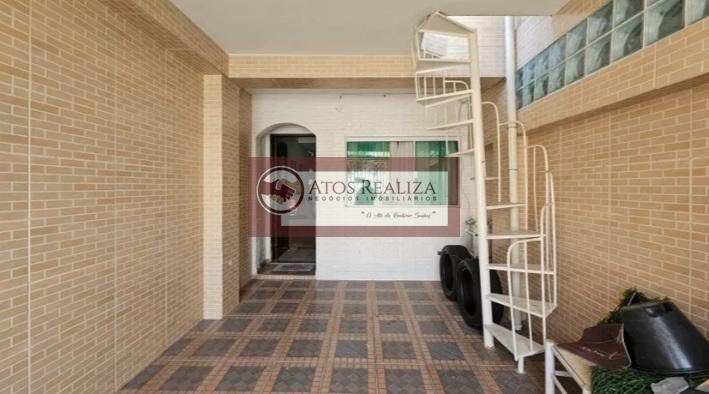 Casa à venda com 4 quartos, 3 banheiros, 1 vaga e 180m² no Interlagos, São Paulo — foto principal