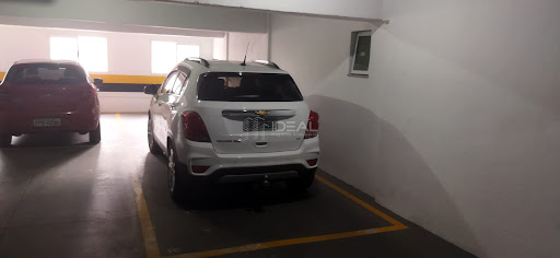 Apartamento com área externa no Flamboyant