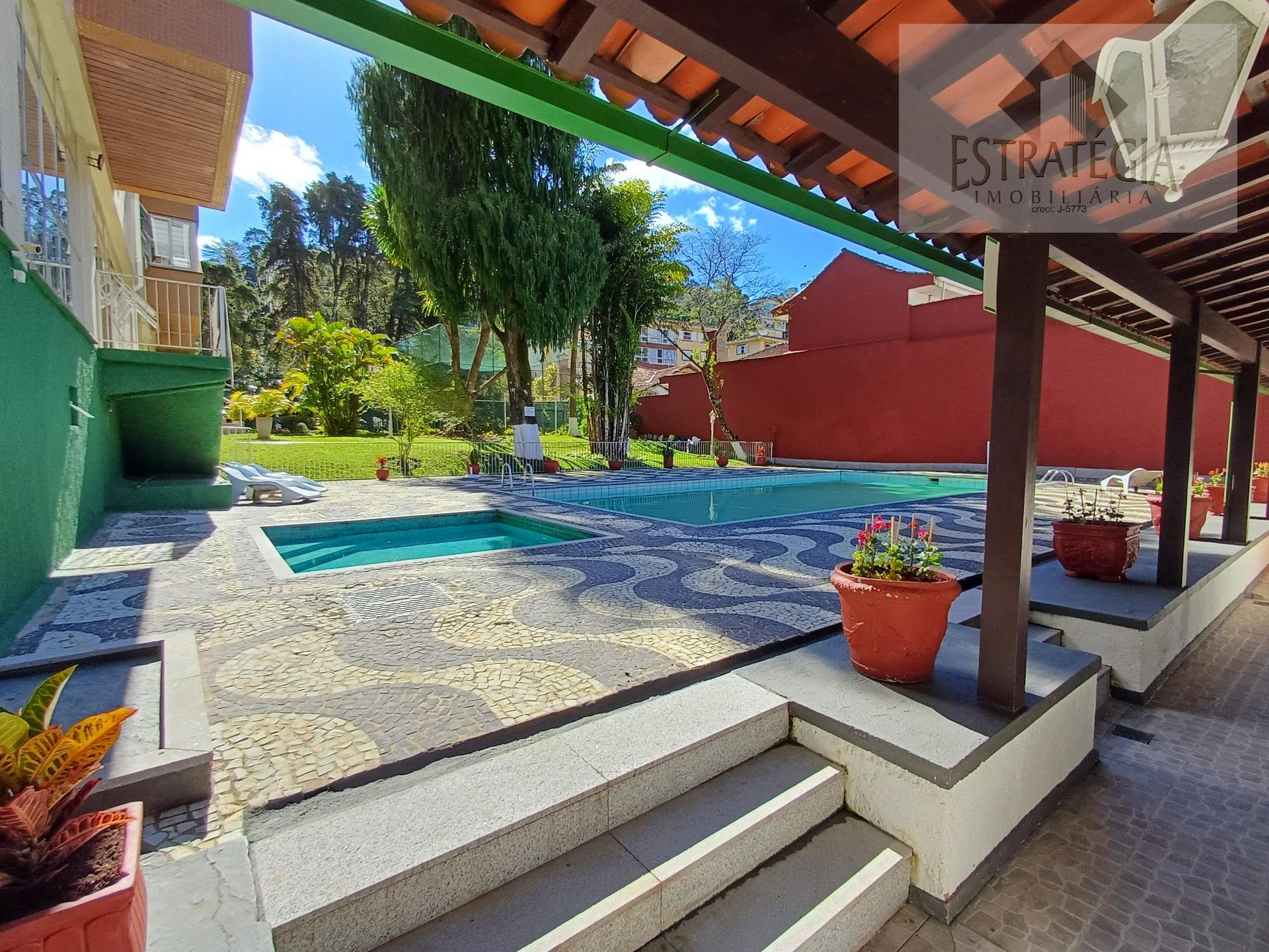 Apartamento à venda com 3 quartos, 1 suíte, 2 vagas e 120m² no Valparaíso, Petrópolis (RJ) — foto 20 de 28