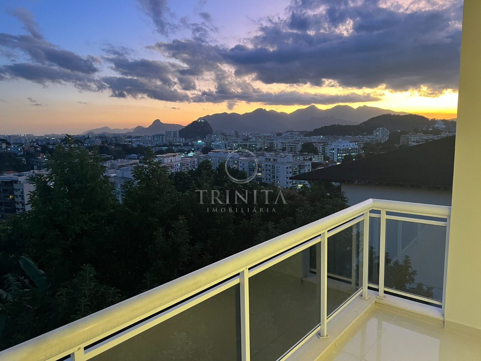 casaduplex - vista- trinitaimoveis