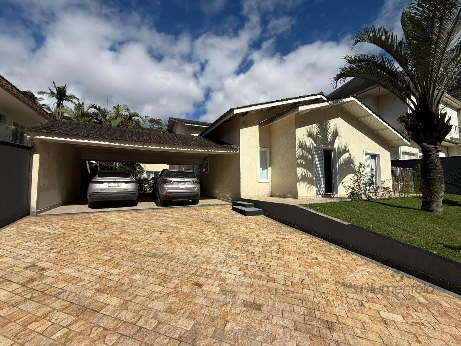Casa à venda com 6 quartos, 8 banheiros, 4 vagas e 545m² no Condominio Arujazinho I II III, Arujá — foto principal