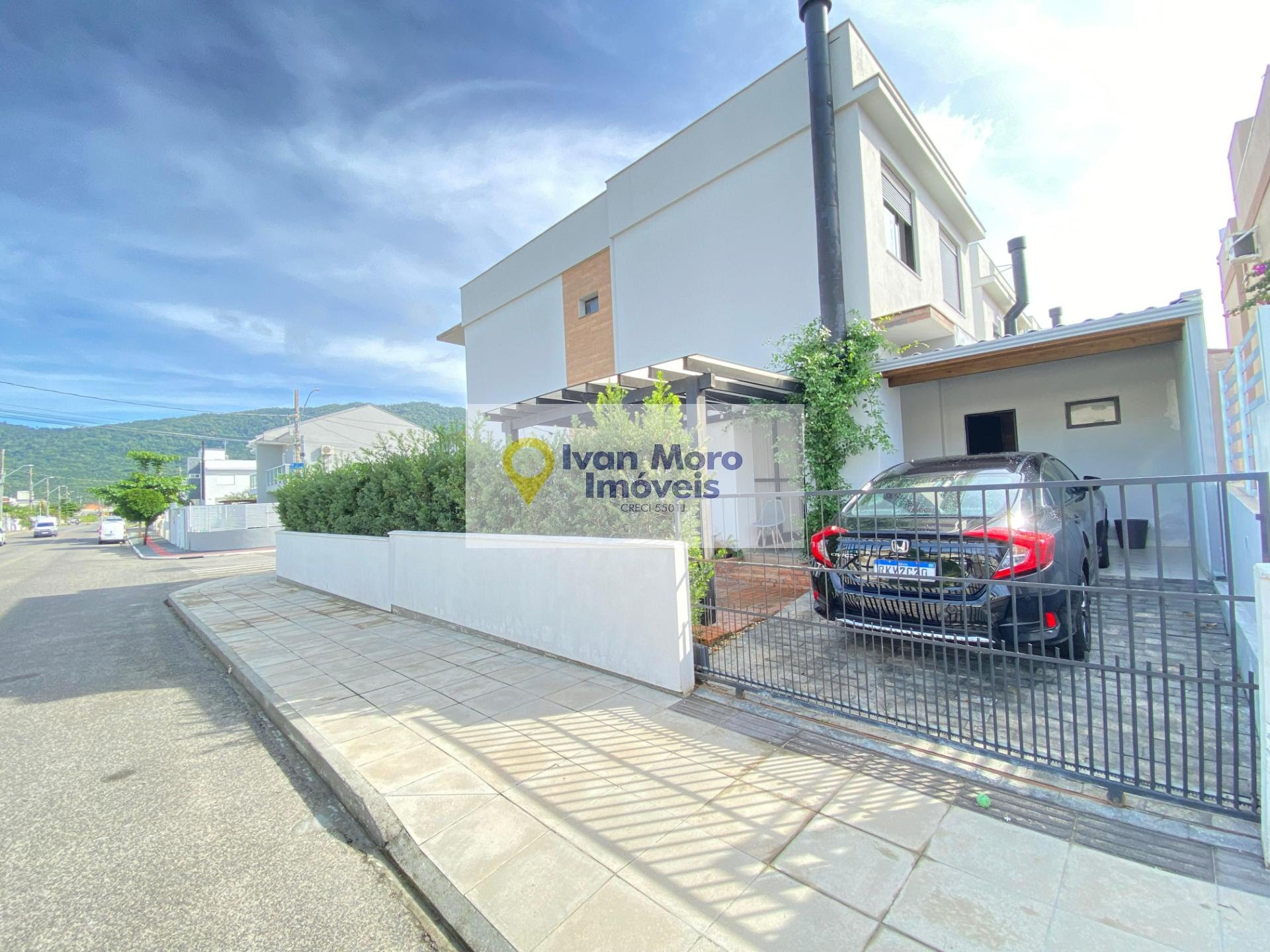 Casa à venda com 3 quartos, 3 banheiros, 1 vaga e 166m² no São João do Rio Vermelho, Florianópolis — foto principal