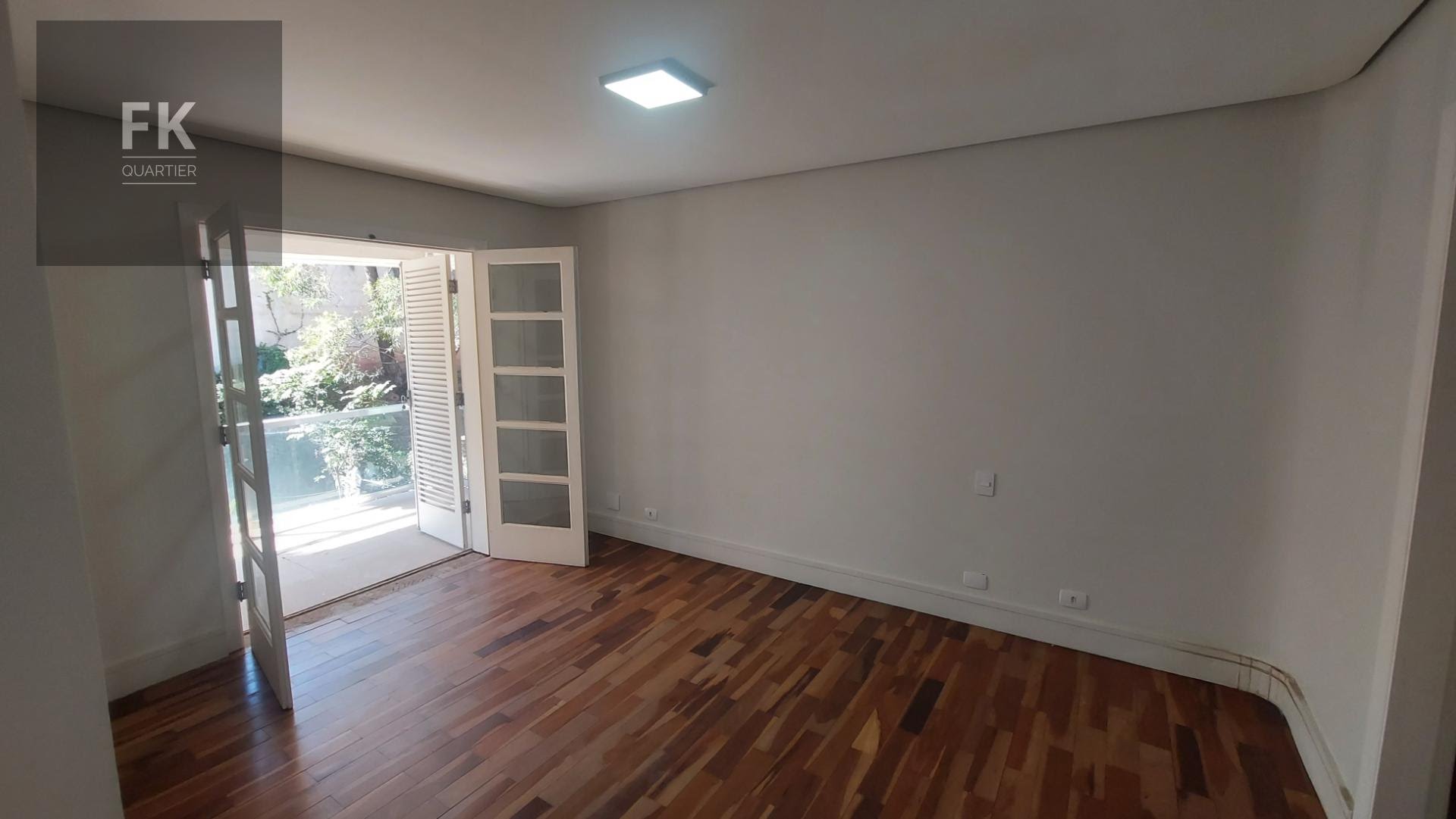 Casa à venda com 5 quartos, 4 suítes, 4 vagas e 250m² no Alphaville Residencial Dois, Barueri (SP) — foto 20 de 30