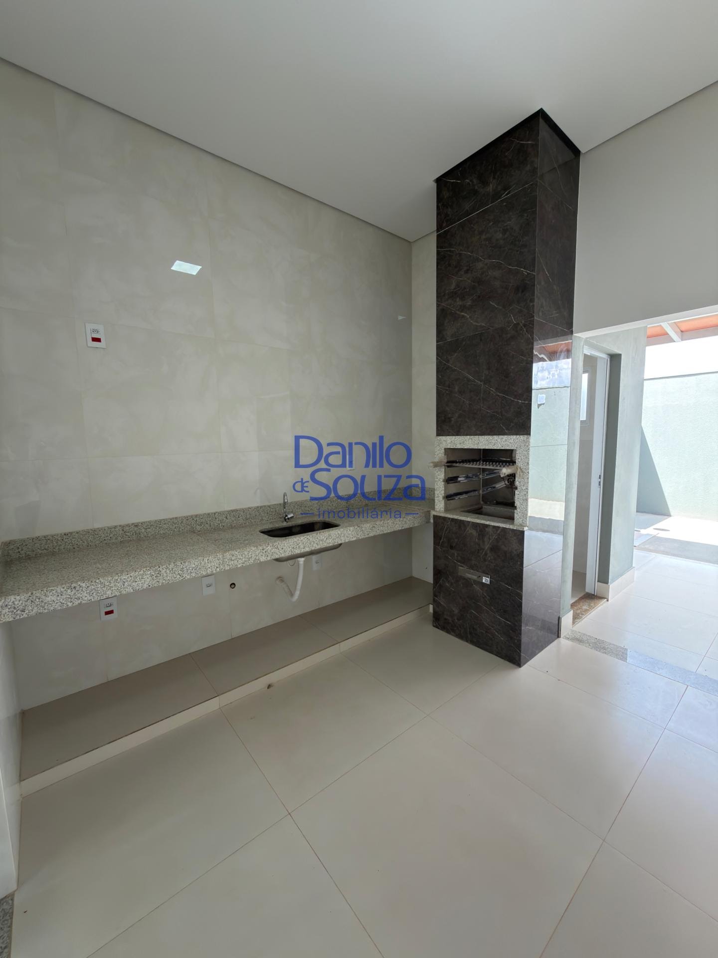 Casa à venda com 3 quartos, 1 suíte, 2 vagas e 240m² no Jardim Europa V, Araxá (MG) — foto 7 de 15