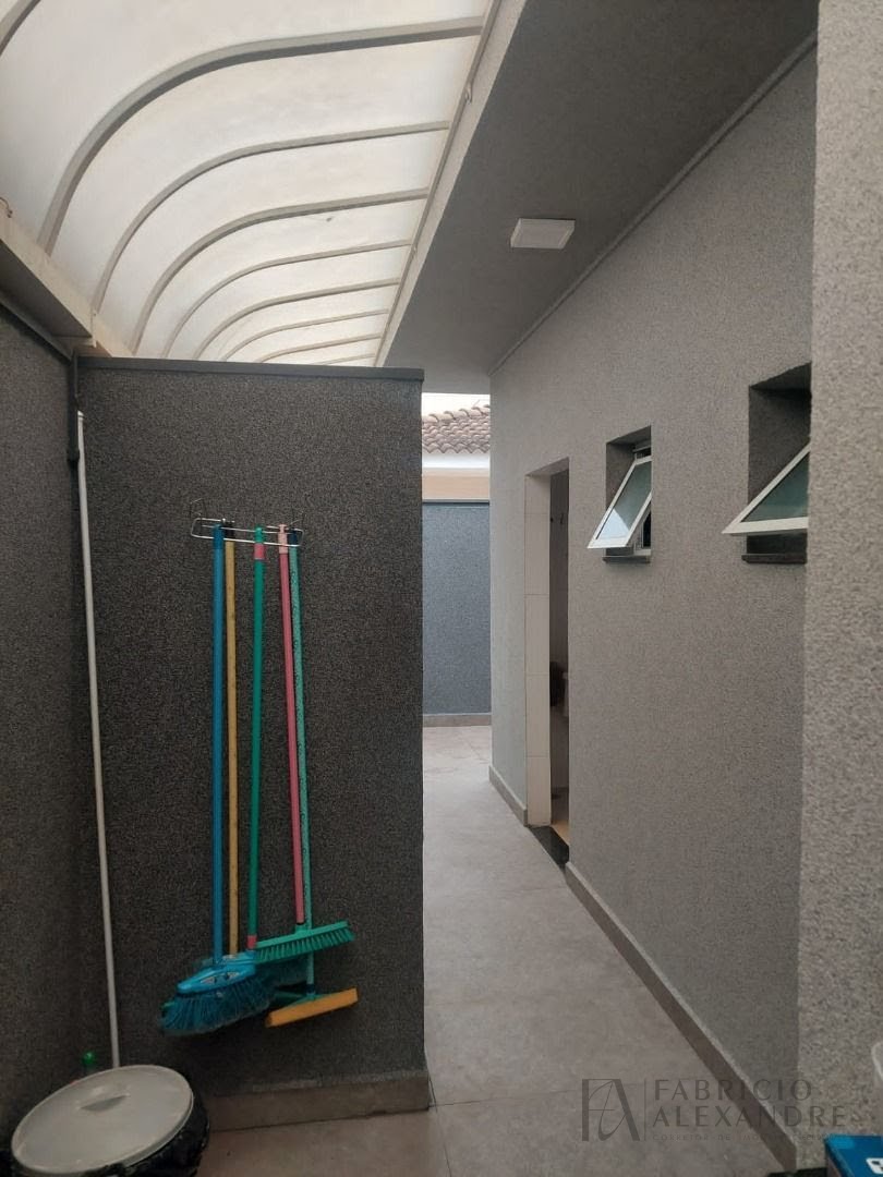 Casa à venda com 3 quartos, 3 suítes, 4 vagas e 223m² no Residencial Gaivota I, São José do Rio Preto (SP) — foto 10 de 12