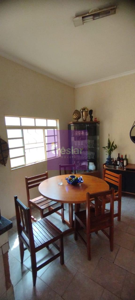 Casa à venda com 2 quartos, 2 suítes, 1 vaga e 254m² no Centro, Três Lagoas (MS) — foto 4 de 17
