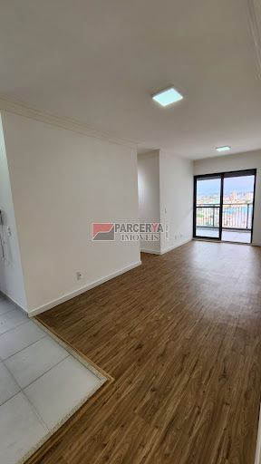 Sala comercial ou apartamento residencial metrô Guilhermina