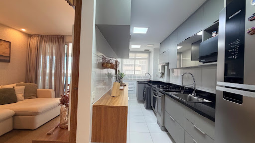 Sala e cozinha Viure Trinità Imobiliária 2 quartos