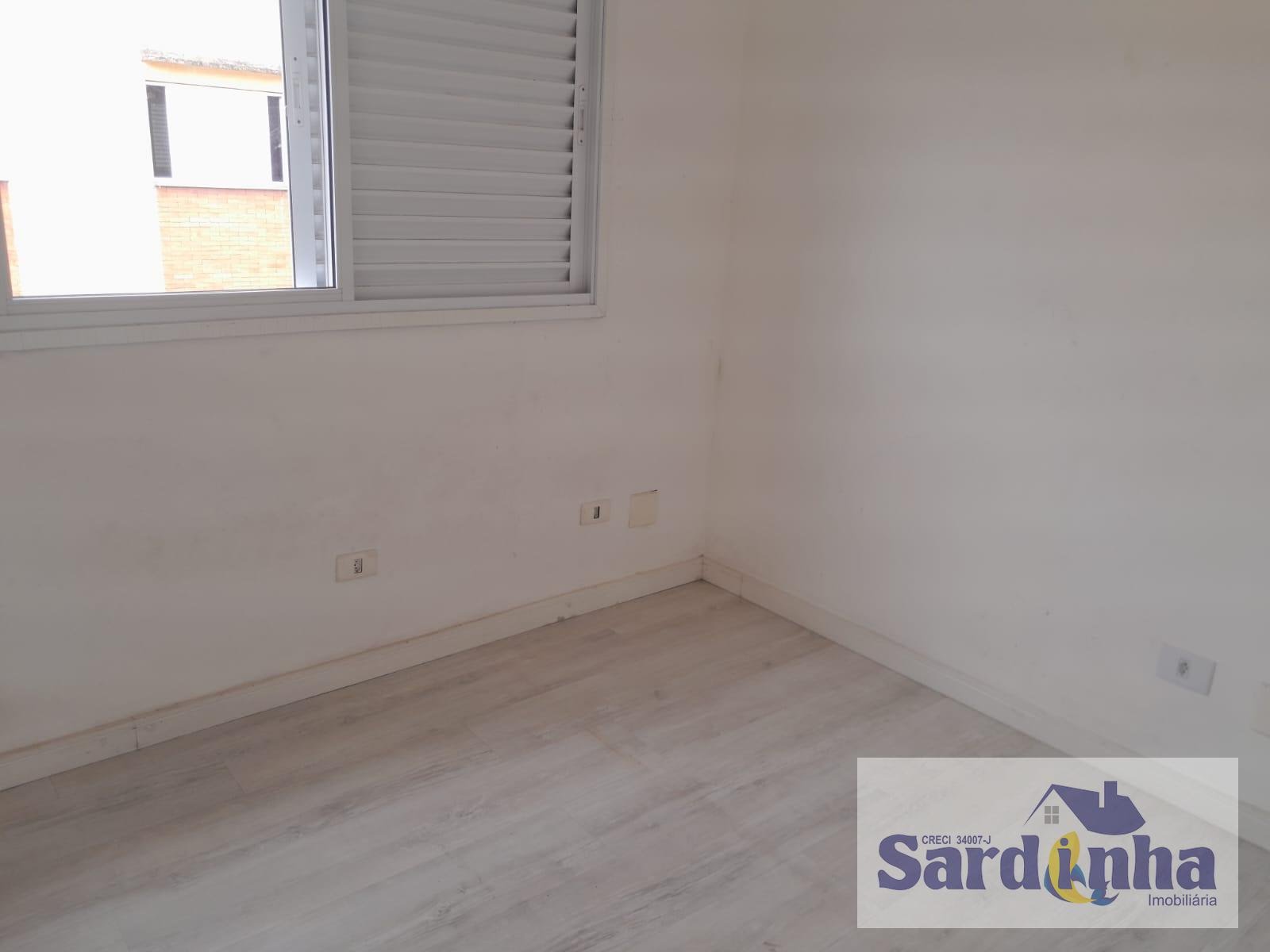 Casa à venda com 3 quartos, 1 suíte, 2 vagas e 128m² no Jardim Oliveiras, Taboão da Serra (SP) — foto 18 de 30