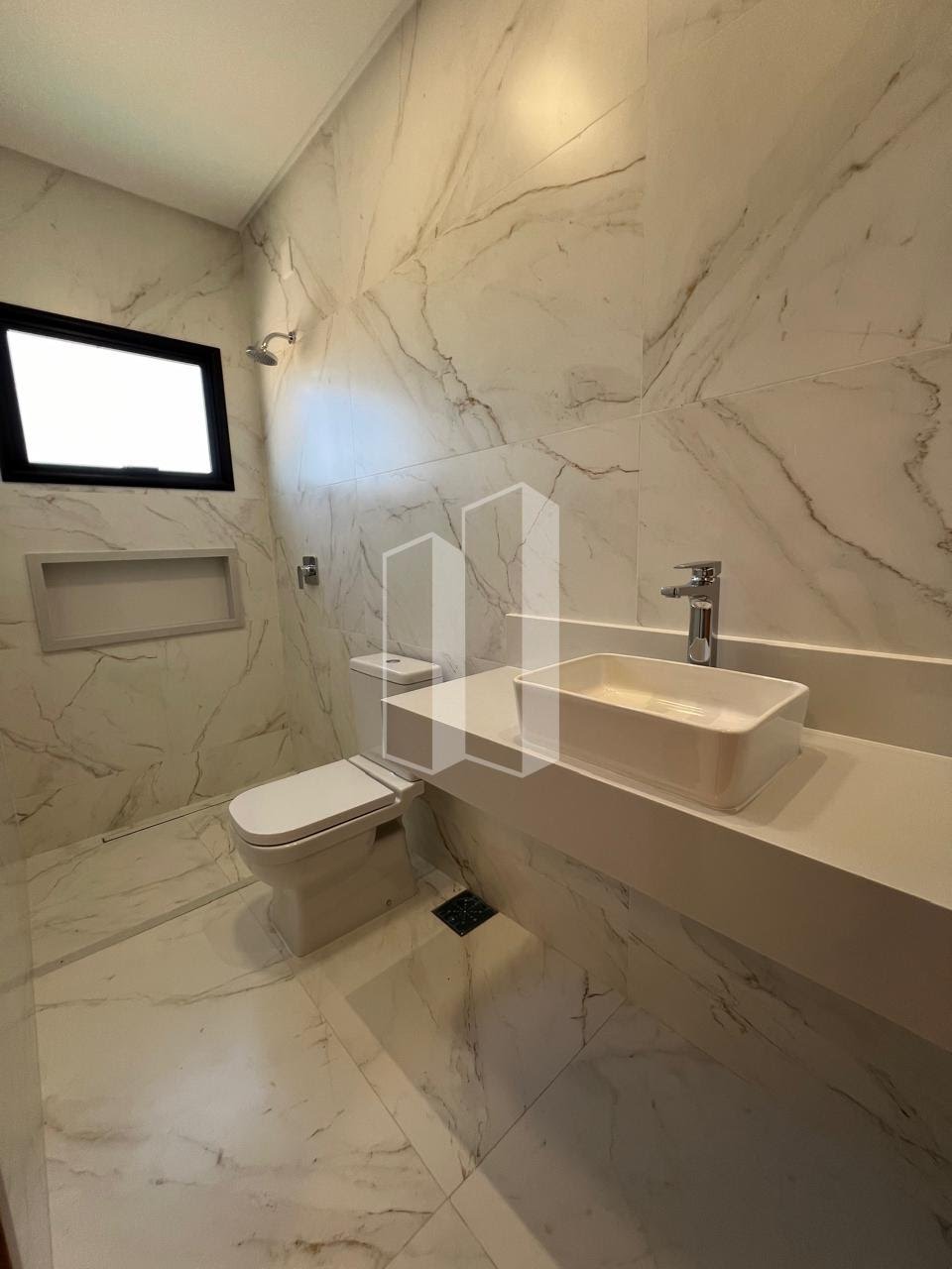Casa à venda com 4 quartos, 3 suítes, 2 vagas e 246m² no Jardins Capri, Senador Canedo (GO) — foto 23 de 30