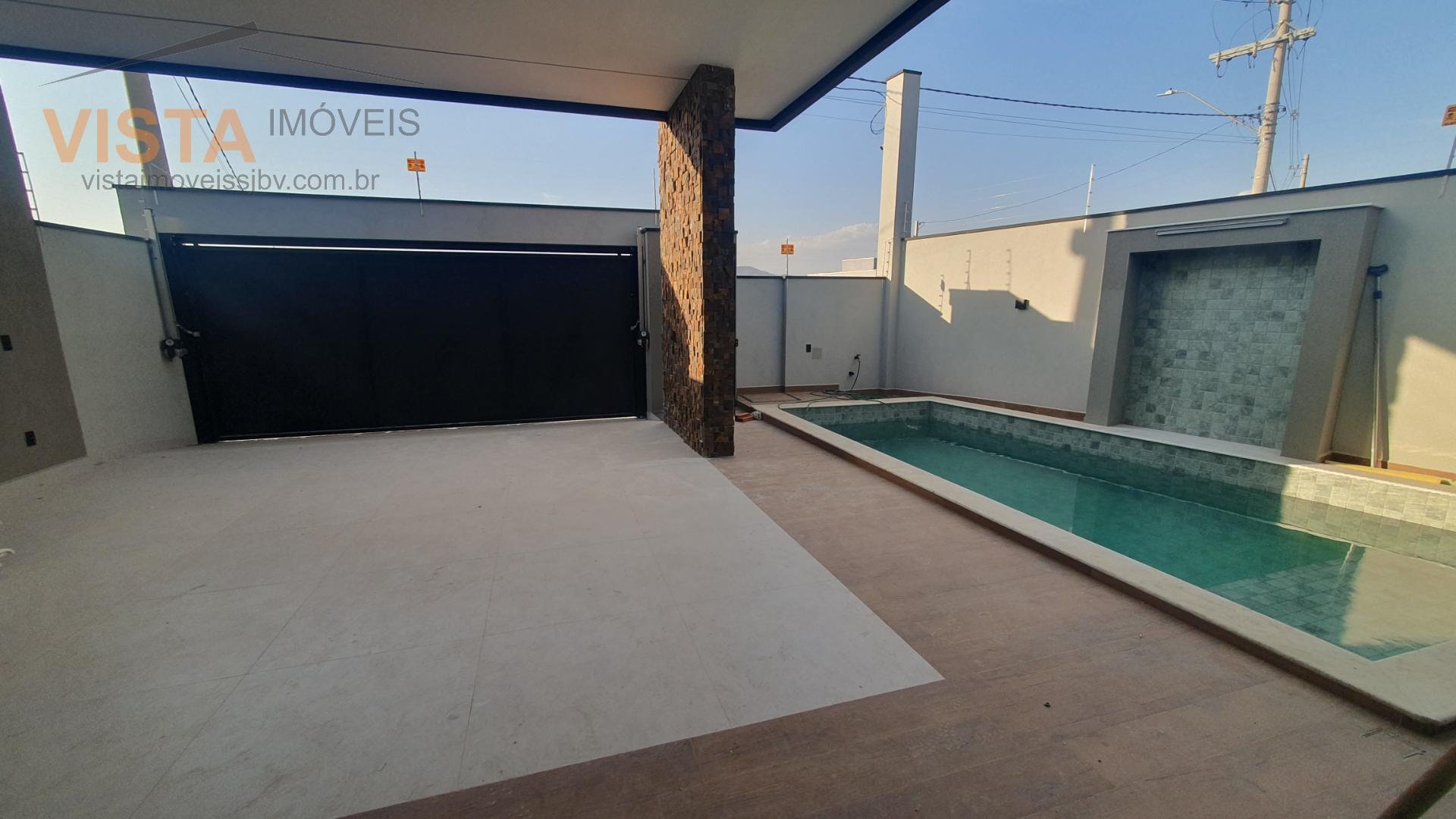 GARAGEM E PISCINA