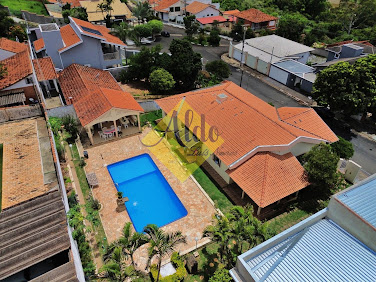 Casa com edícula em Jd Itaquerê  -  São Pedro
