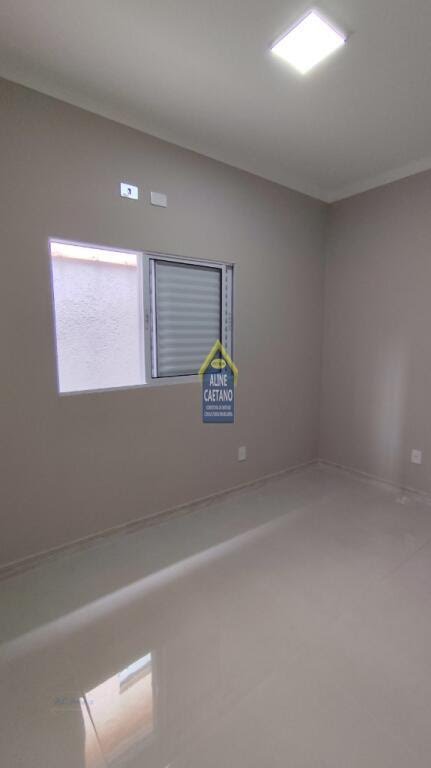 Casa à venda com 3 quartos, 1 suíte, 2 vagas e 110m² no Tupi, Praia Grande (SP) — foto 9 de 30