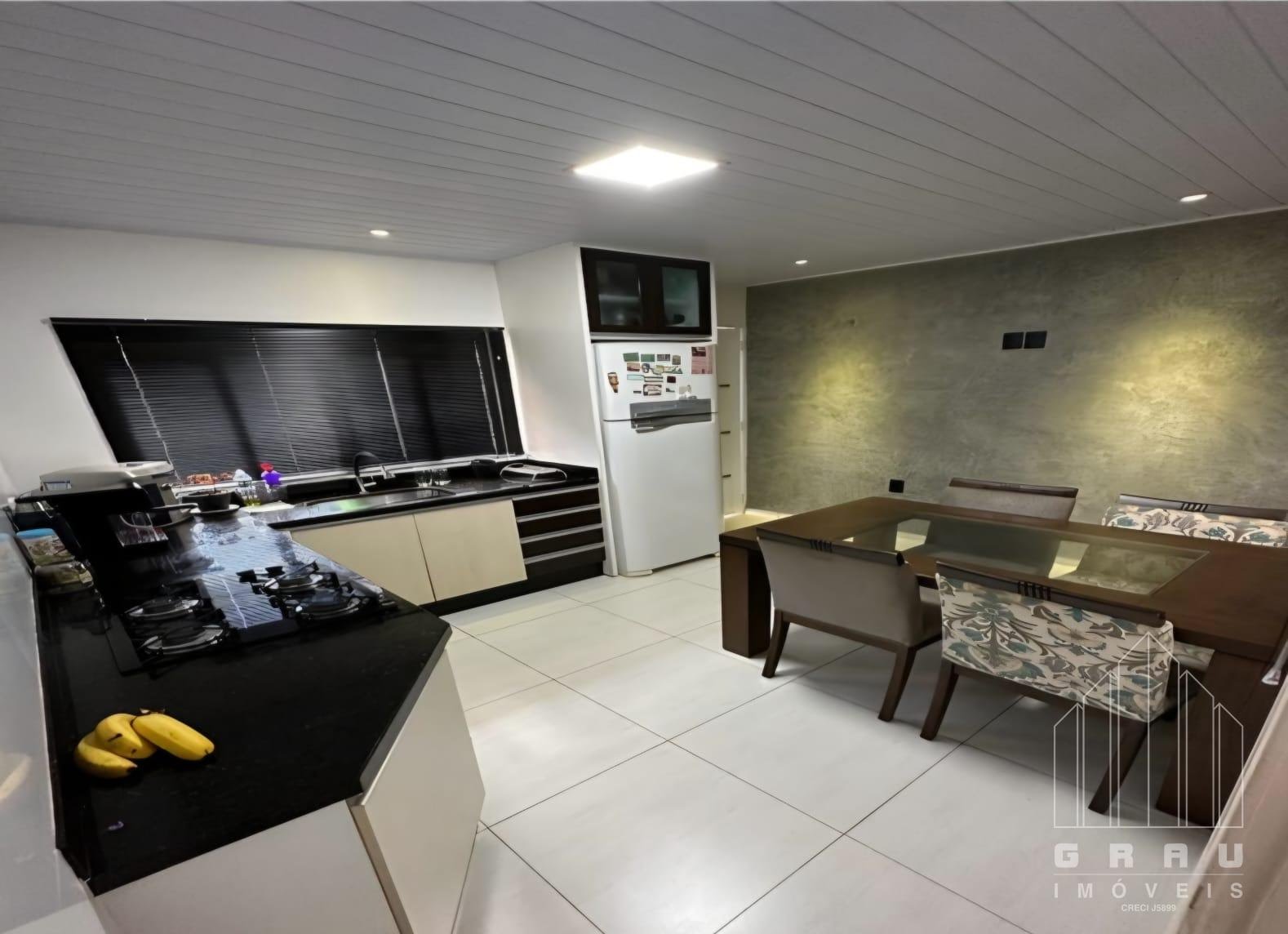Casa com piscina no Jardim Curitibano IV  -  Foz do Iguaçu