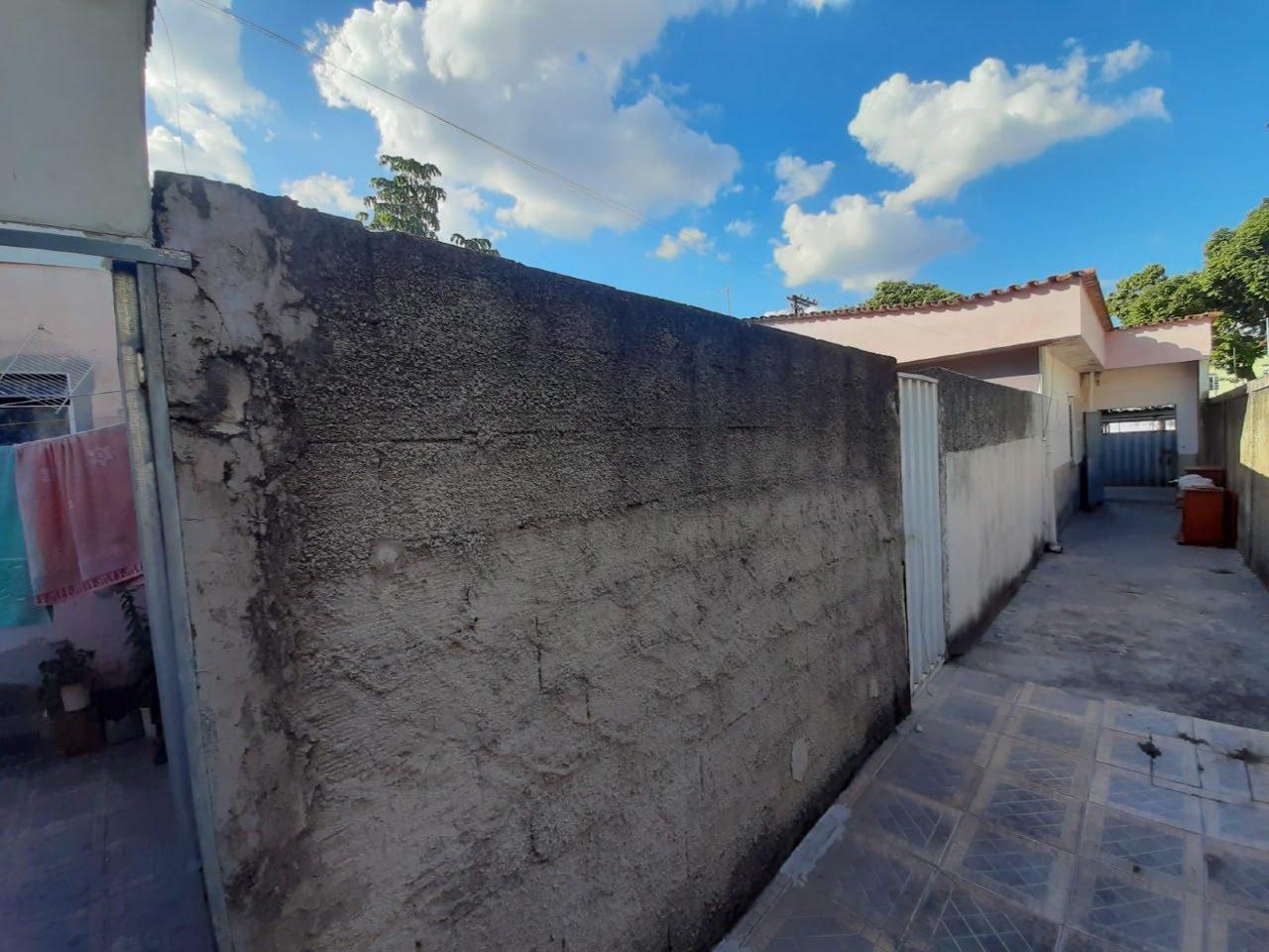 Casa à venda com 3 quartos, 1 suíte, 2 vagas e 300m² no Piratininga, Belo Horizonte (MG) — foto 2 de 5
