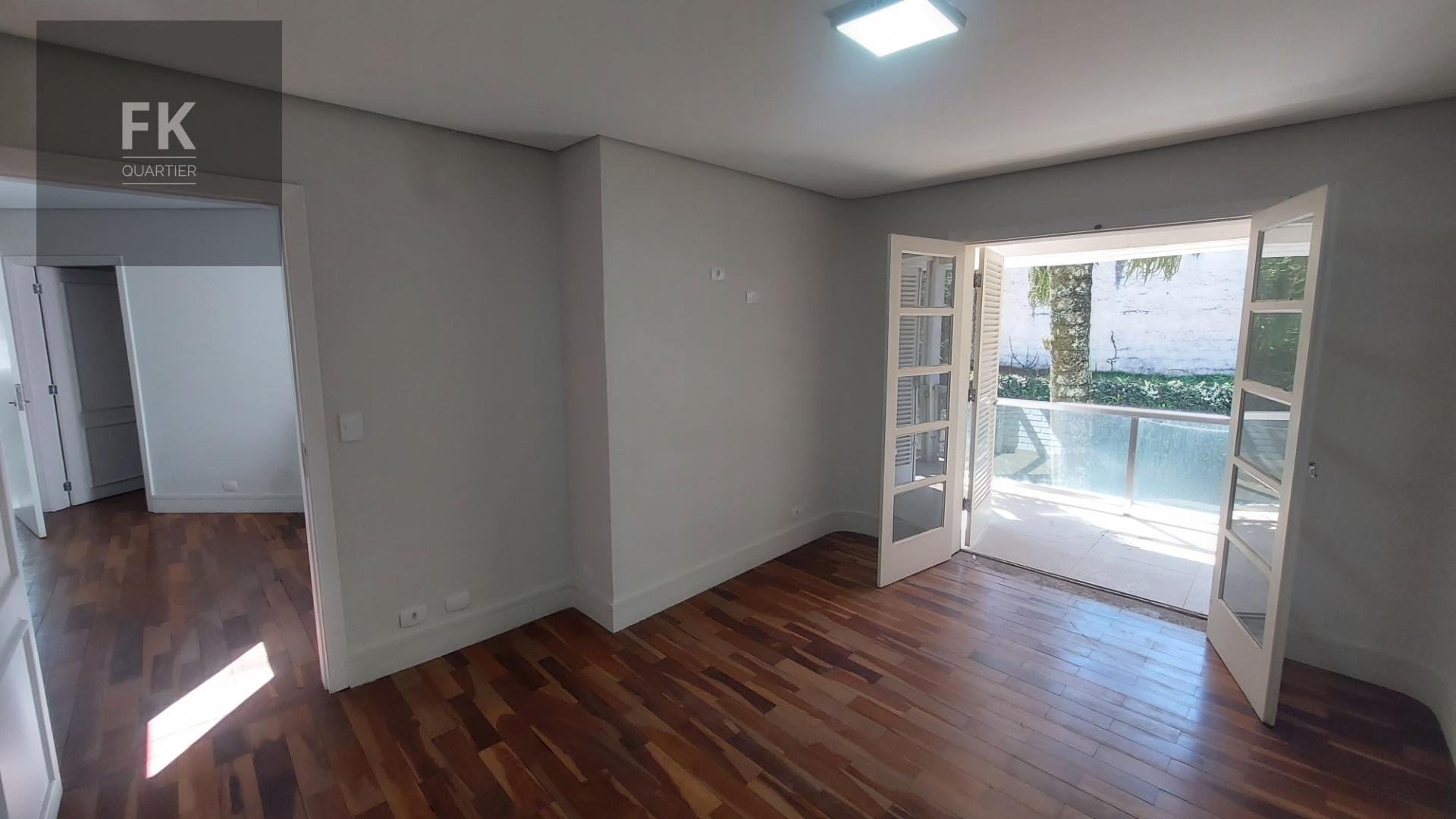 Casa à venda com 5 quartos, 4 suítes, 4 vagas e 250m² no Alphaville Residencial Dois, Barueri (SP) — foto 21 de 30
