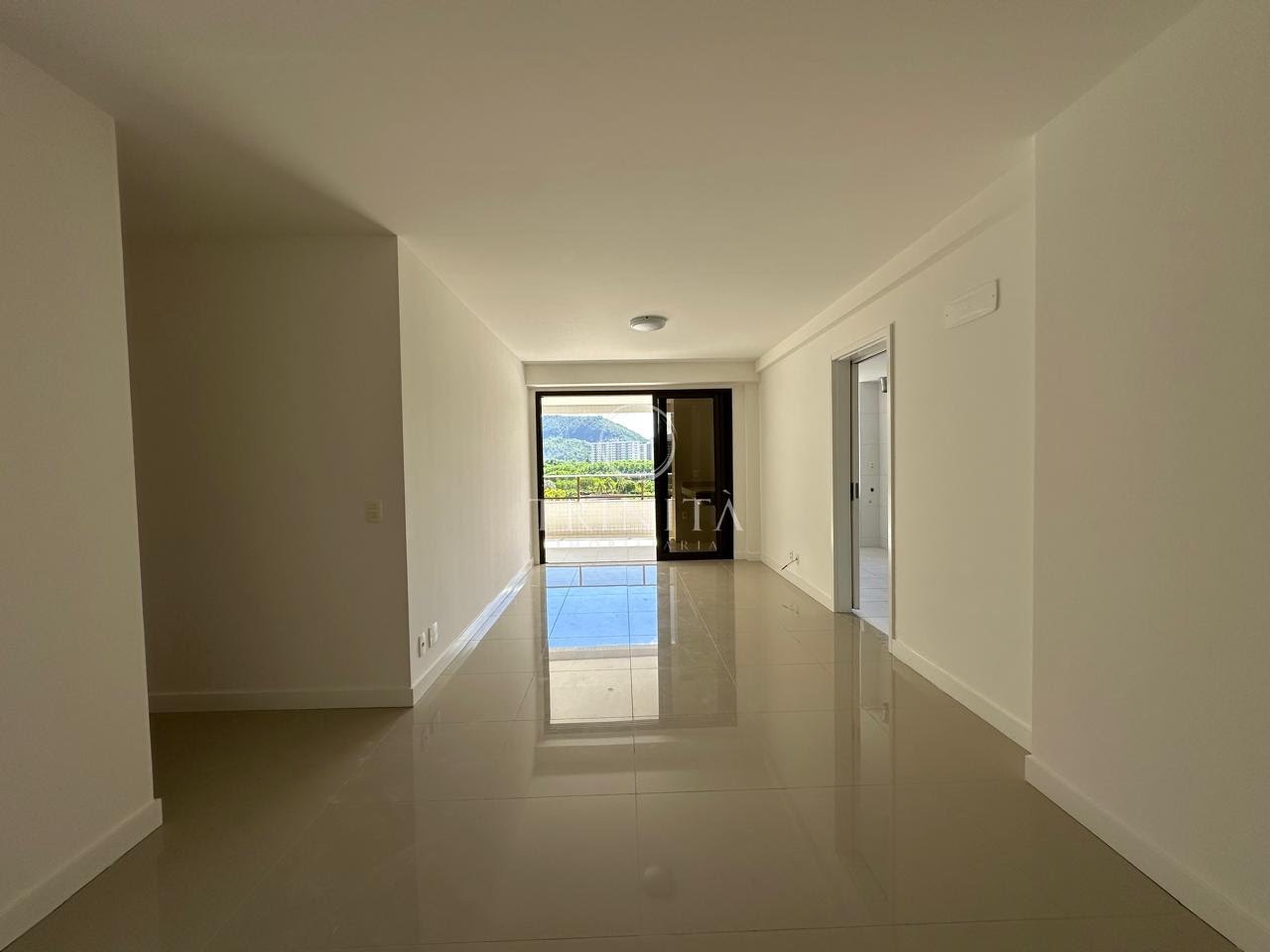 sala-trinitaimobiliaria-puraporartefacto
