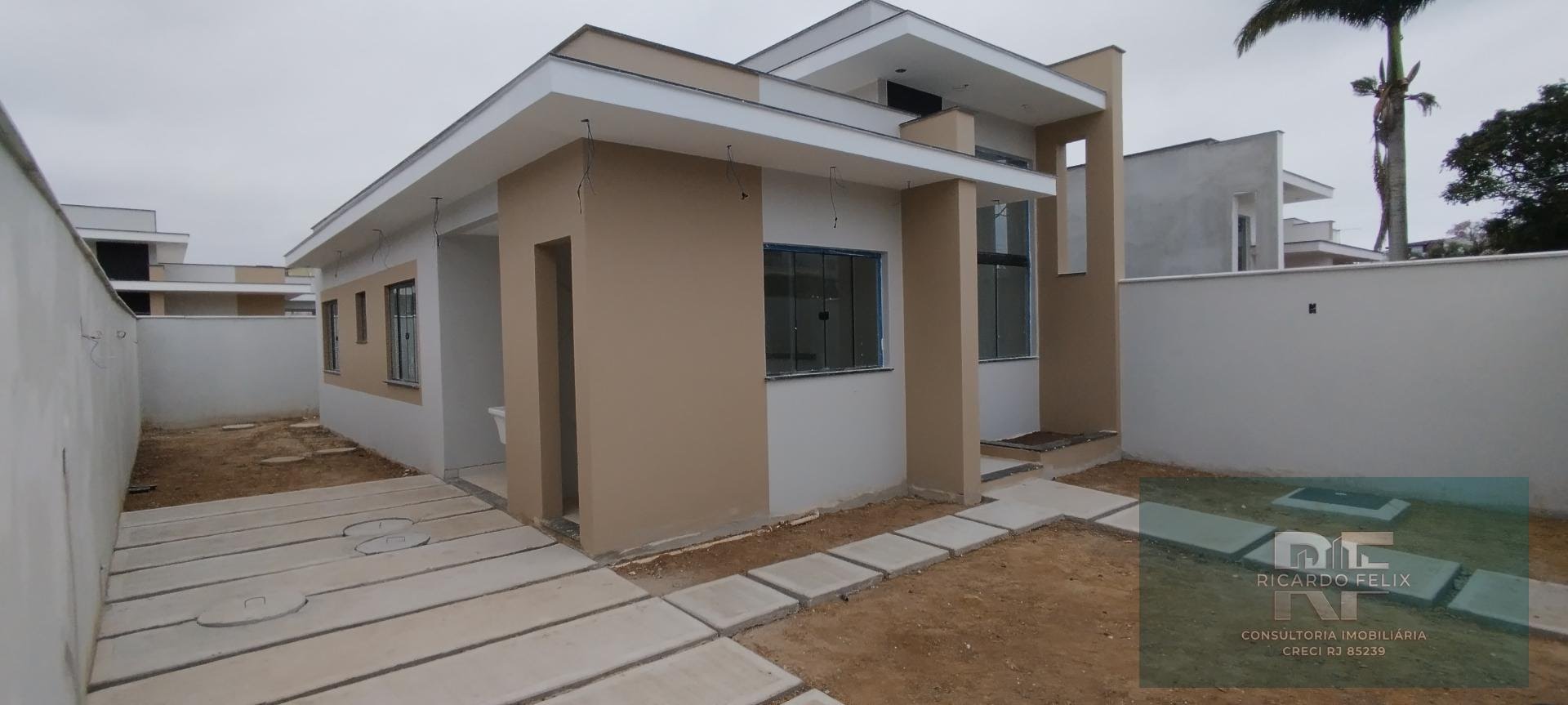 Casa à venda com 3 quartos, 2 banheiros, 2 vagas e 75m² no Extensão do Bosque, Rio das Ostras — foto principal