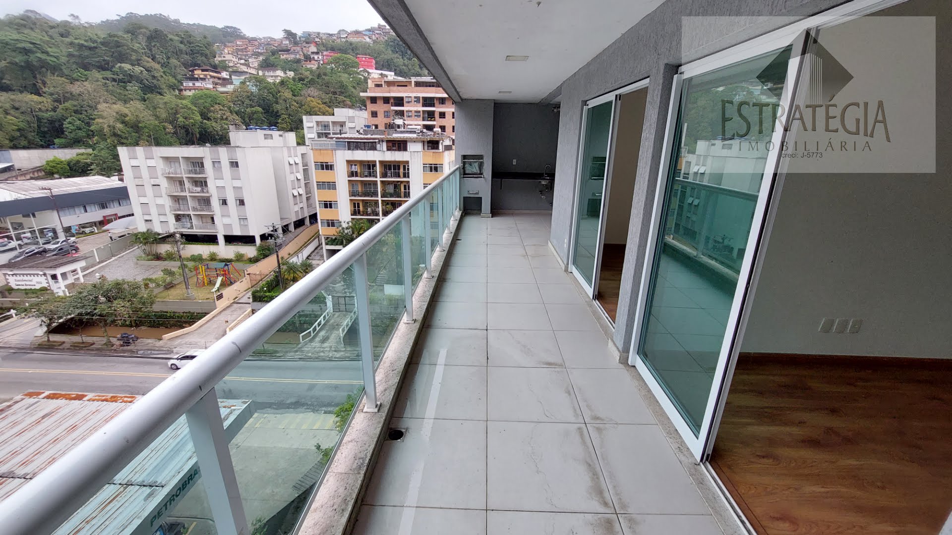 Apartamento à venda com 2 quartos, 1 suíte, 2 vagas e 110m² no Coronel Veiga, Petrópolis (RJ) — foto 7 de 19