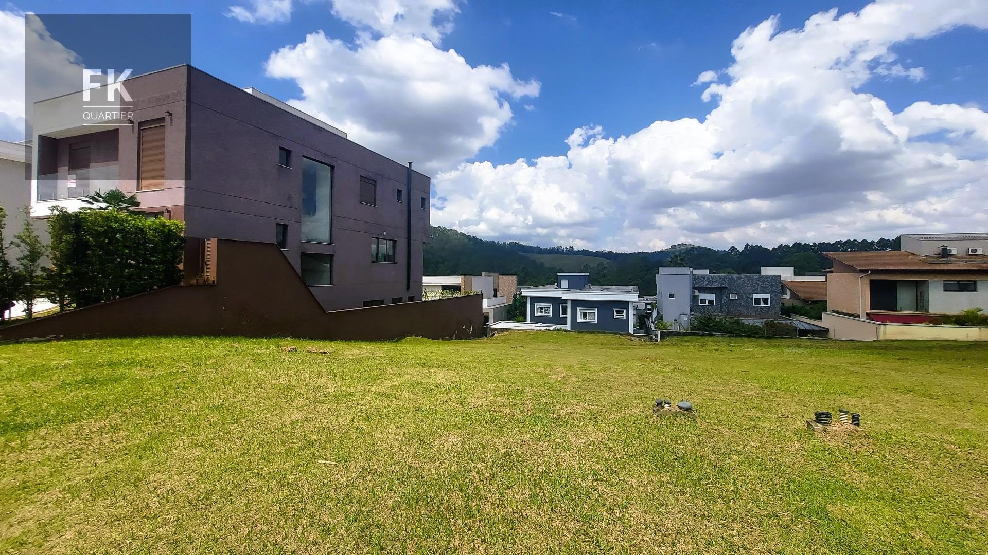 Terreno à venda com 420m² de terreno no Tamboré, Santana de Parnaíba — foto principal