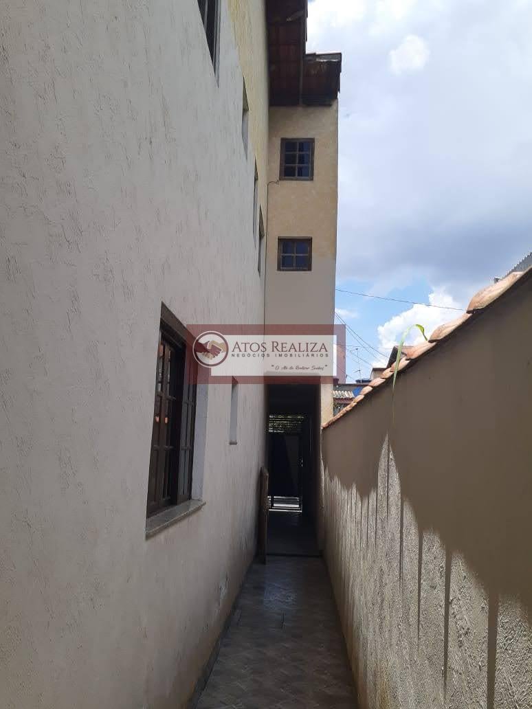 Casa à venda com 3 quartos, 1 suíte, 2 vagas e 210m² no São João, Guarulhos (SP) — foto 3 de 28