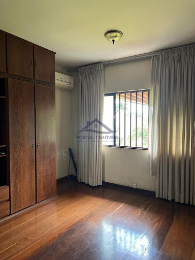 Casa / Prédio à Venda no Centro  -  Sete Lagoas