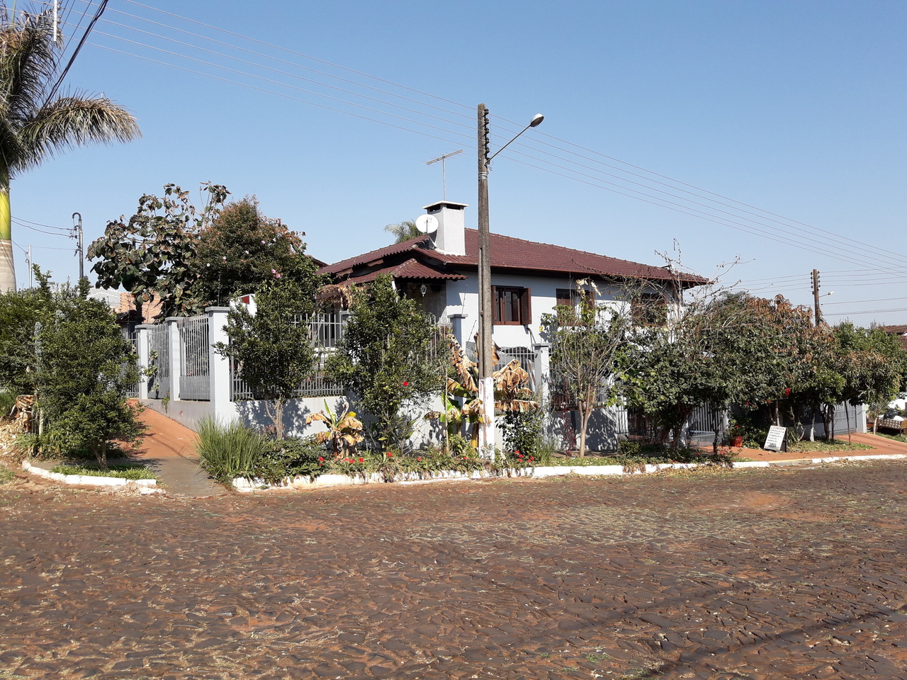 Casa à venda com 4 quartos, 1 suíte, 3 vagas e 157m² no Gloria, Ijuí (RS) — foto 2 de 3