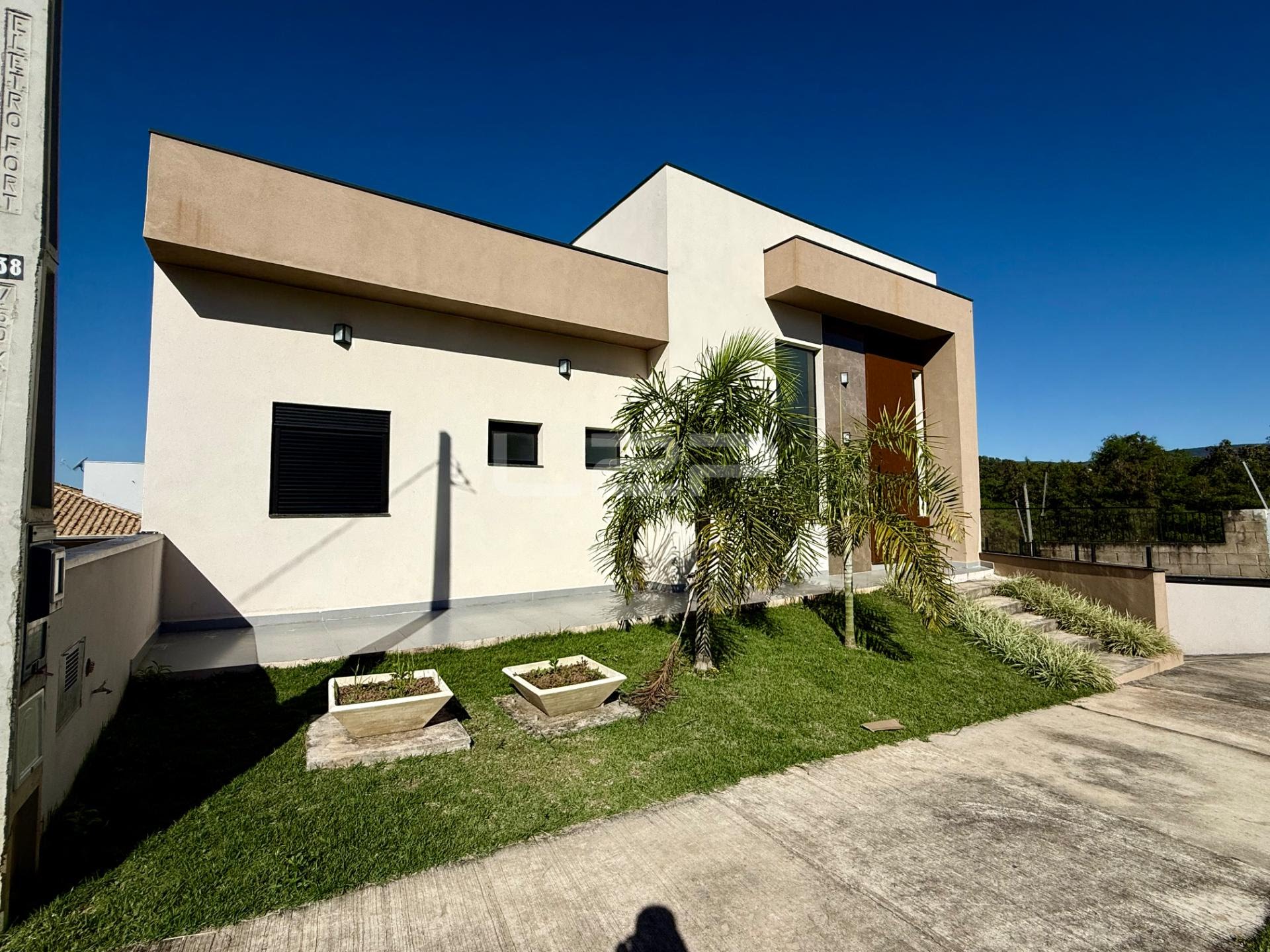 Casa à venda com 3 quartos, 2 suítes, 4 vagas e 236m² no Medeiros, Jundiaí (SP) — foto 3 de 30