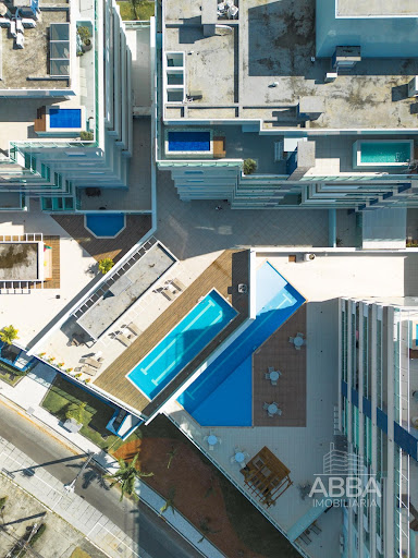 Apartamento 02 dormitórios parcialmente mobiliado em Caiobá