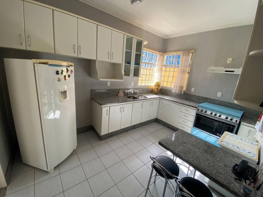 Casa à venda com 3 quartos, 1 suíte, 4 vagas e 358m² no Minascaixa, Belo Horizonte (MG) — foto 8 de 29