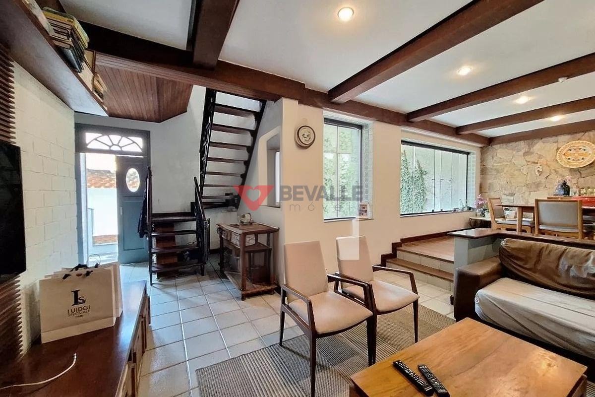 Casa à venda com 5 quartos, 2 suítes, 2 vagas e 250m² no Humaitá, Rio de Janeiro (RJ) — foto 8 de 29