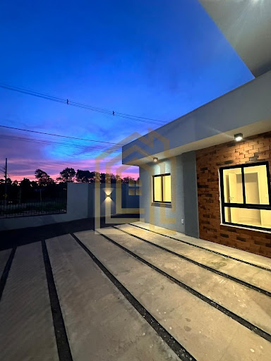 Casa à Venda de esquina no bairro 14 de Novembro, Cascavel - 2 Quartos, 78m²