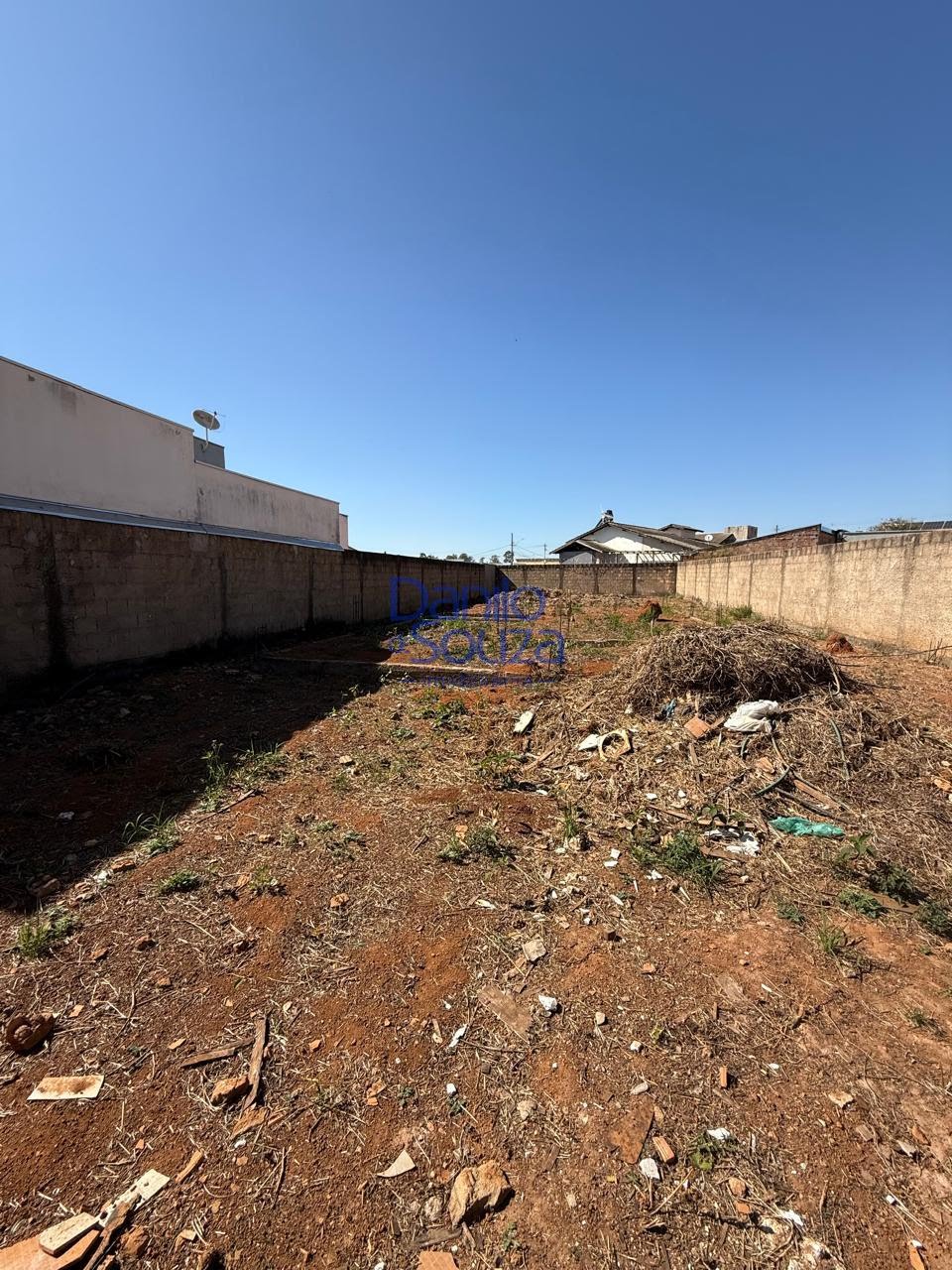 Terreno à venda com 420m² de terreno no Jardim Europa II, Araxá — foto principal
