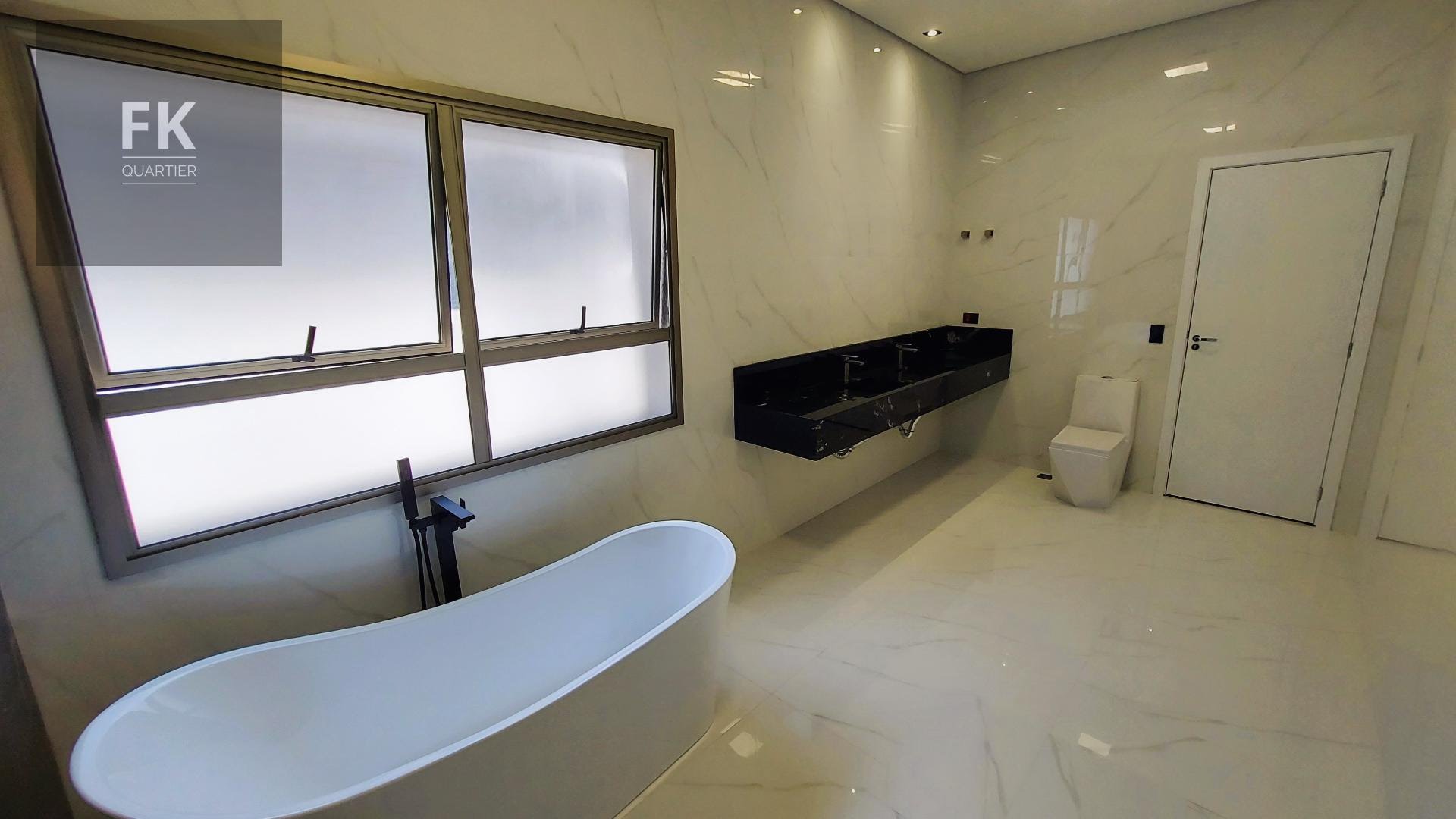 Casa à venda com 3 quartos, 3 suítes, 6 vagas e 265m² no Suru, Santana de Parnaíba (SP) — foto 10 de 27