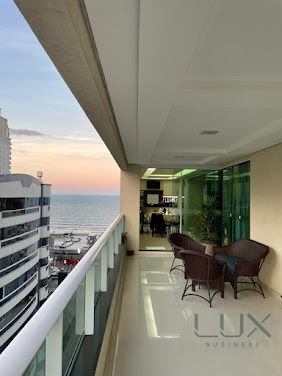 Apartamento 5 suítes na meia praia - Itapema 
