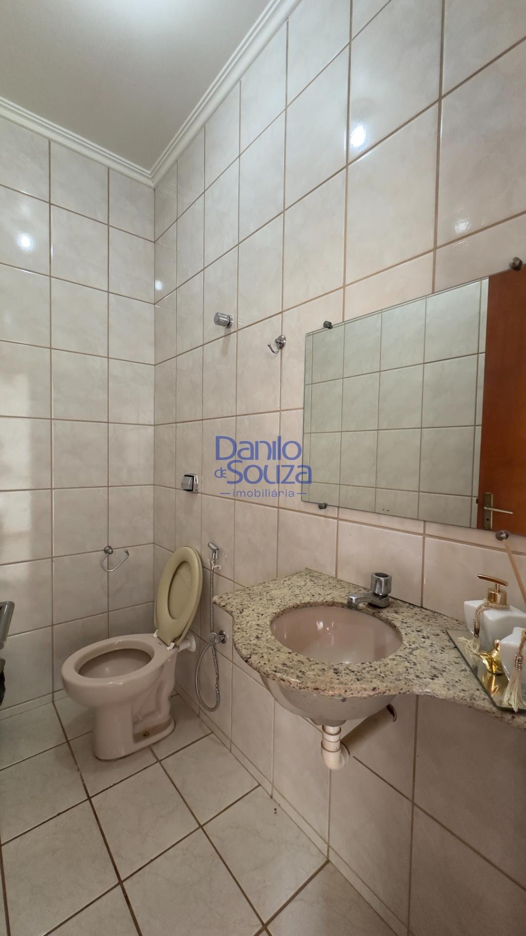 Casa à venda com 3 quartos, 1 suíte, 2 vagas e 411m² no Vila Andrea, Araxá (MG) — foto 18 de 18