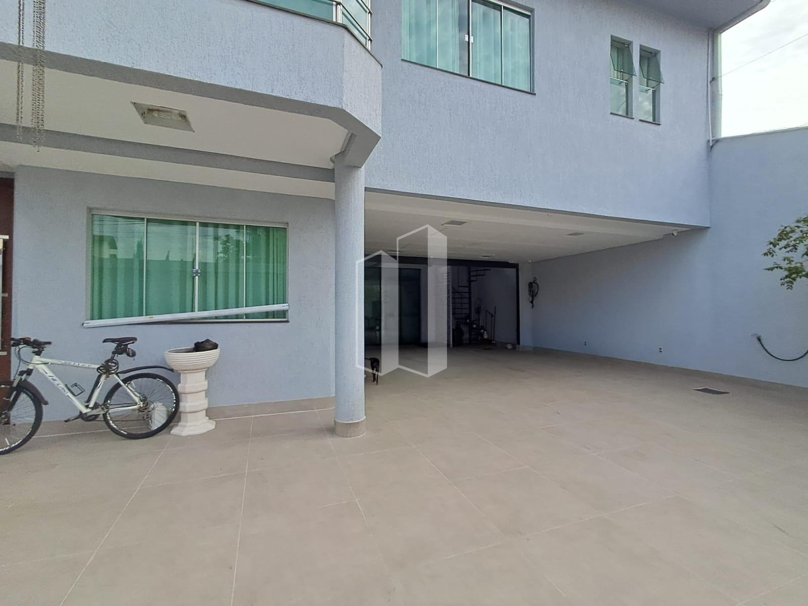 Casa à venda com 5 quartos, 6 banheiros, 5 vagas e 370m² no Jardim Planalto, Goiânia — foto principal