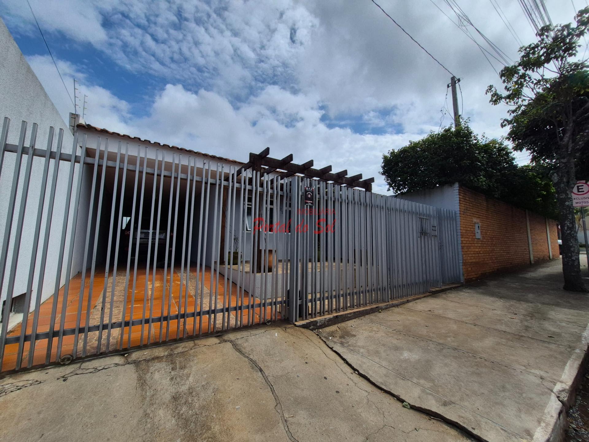 Casa à venda com 3 quartos, 3 banheiros, 2 vagas e 236m² no Centro, Santo Antônio da Platina — foto principal