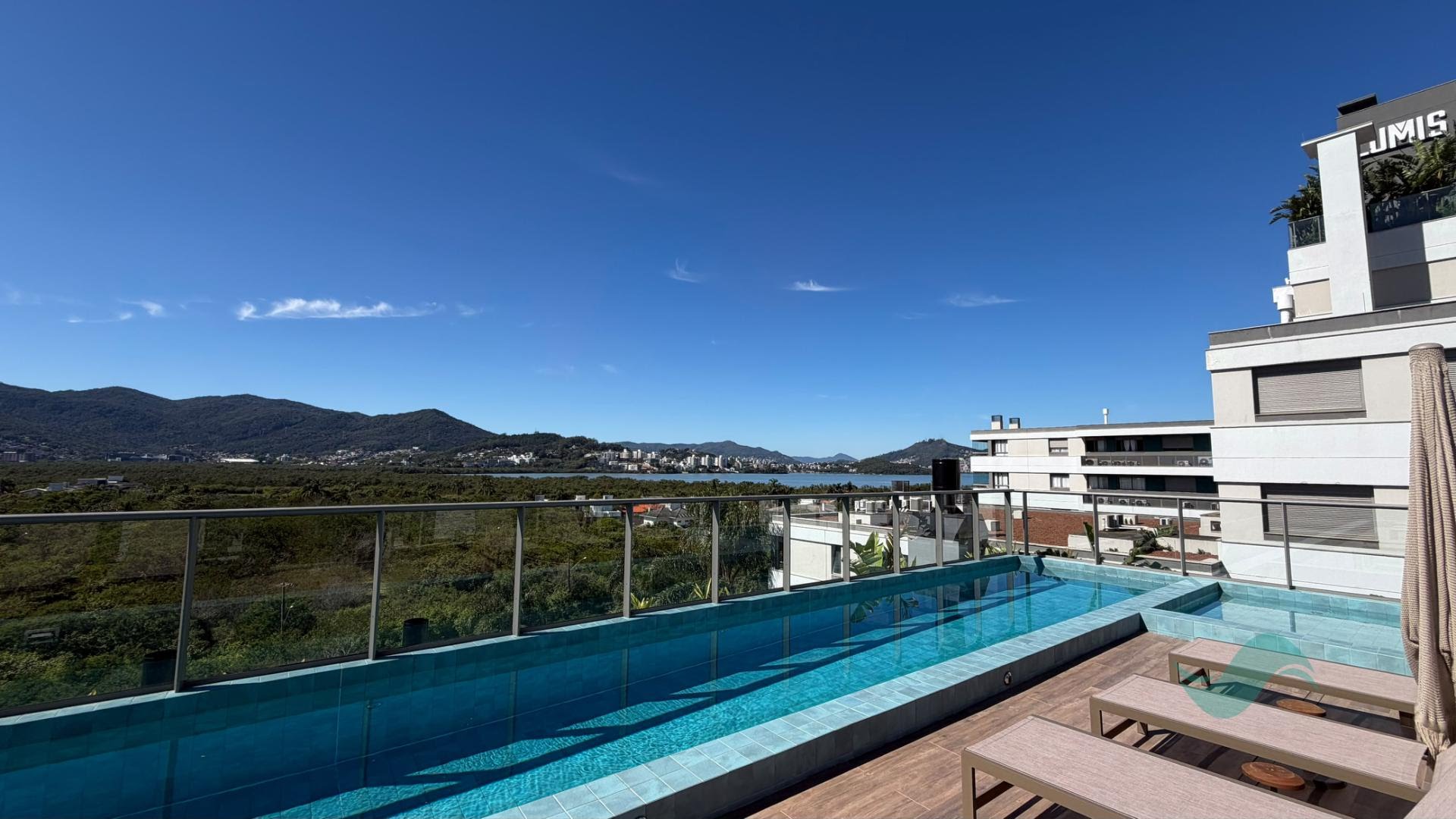 Piscina com raias