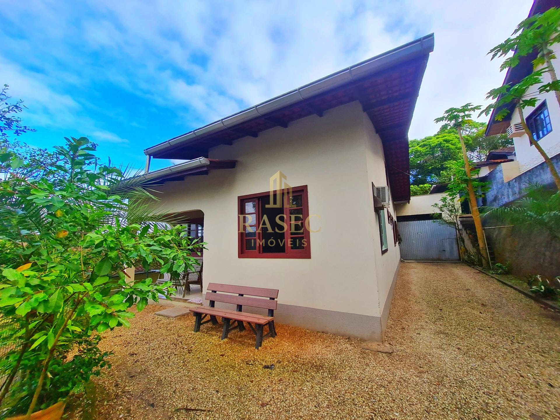 Casa à venda com 3 quartos, 1 banheiro, 2 vagas e 375m² no Souza Cruz, Brusque — foto principal