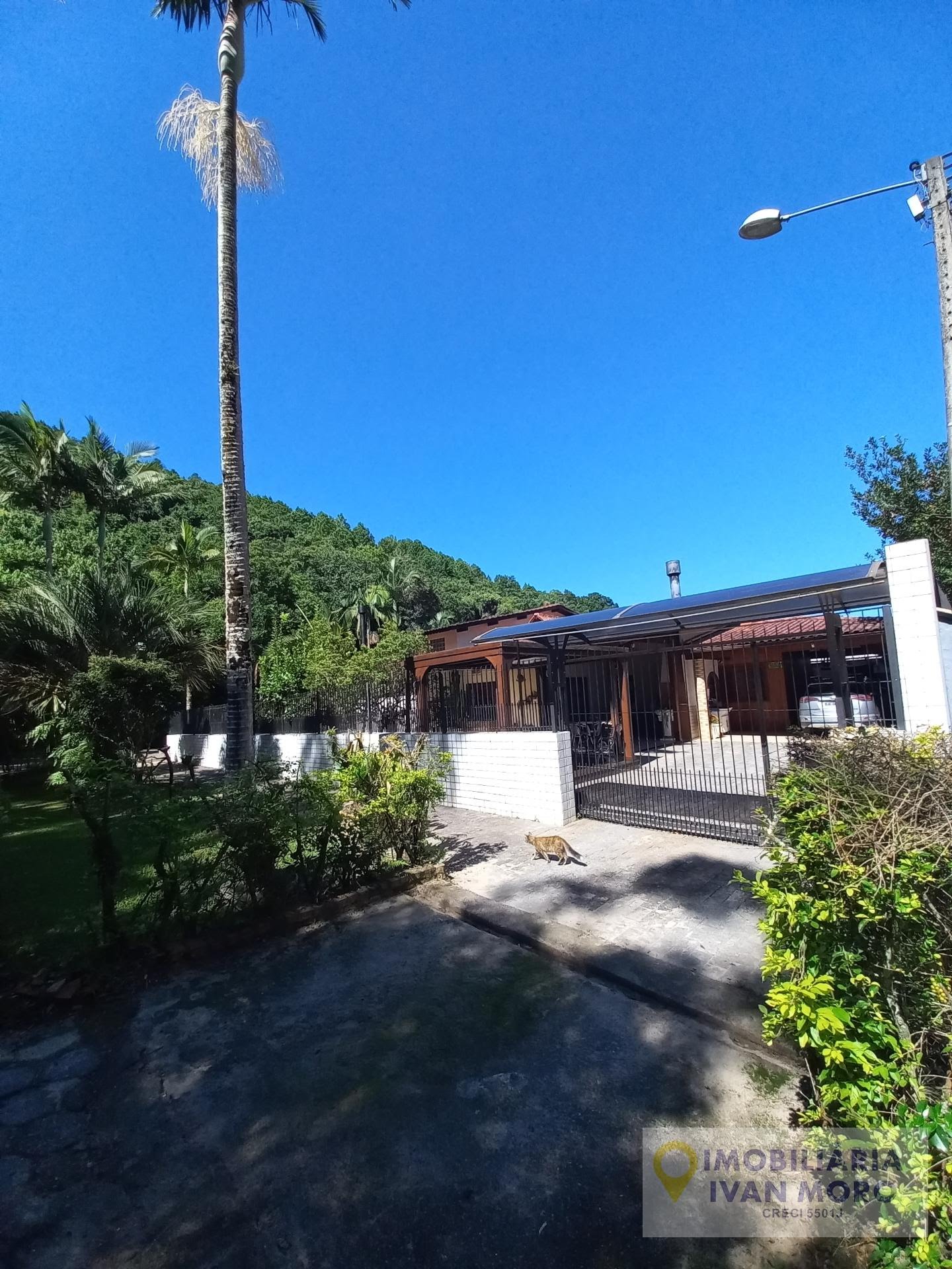 Casa à venda com 5 quartos, 2 suítes, 4 vagas e 219m² no Daniela, Florianópolis (SC) — foto 4 de 30