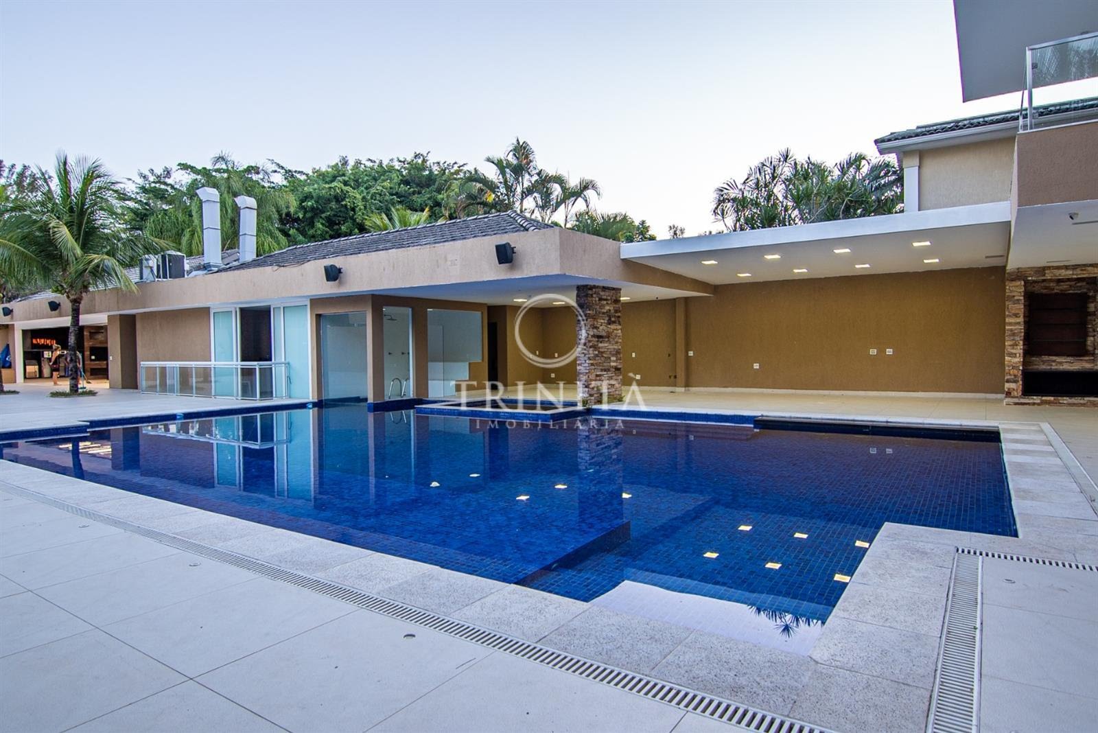 Casa condominio Novo Leblon, 5 suítes, barra da ti